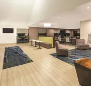 La Quinta Inn & Suites by Wyndham Philadelphia Airport hotel detail image 4