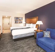 La Quinta Inn & Suites by Wyndham Philadelphia Airport hotel detail image 7