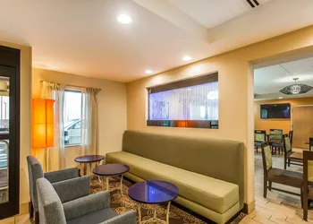 Comfort Inn & Suites Cookeville hotel thumbnail 3