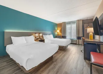 Comfort Inn & Suites Cookeville hotel thumbnail 5