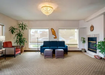 Comfort Inn & Suites Salem Northeast hotel thumbnail 2