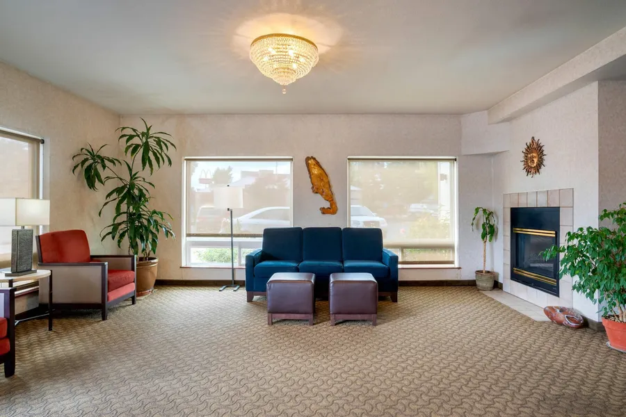 Comfort Inn & Suites Salem Northeast hotel detail image 2