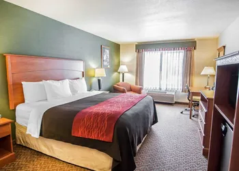 Comfort Inn & Suites Salem Northeast hotel thumbnail 7