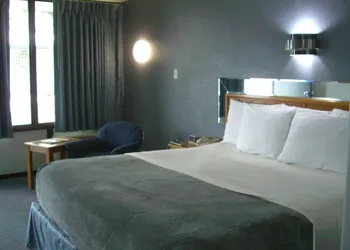 Quails Nest Inn and Suites hotel thumbnail 6