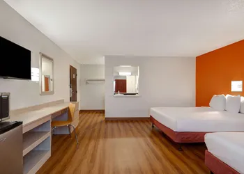 Motel 6 Lakeville, MN - South - Lakeville hotel thumbnail 4
