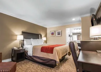 Quality Inn Downey hotel thumbnail 6