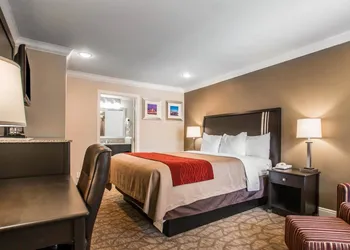 Quality Inn Downey hotel thumbnail 8