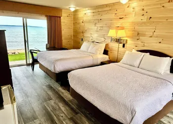Sunrise Beach Motel hotel thumbnail 4