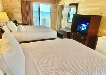 Sunrise Beach Motel hotel thumbnail 5