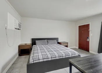 Desert Moon Motel hotel thumbnail 4