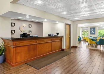 Comfort Inn & Suites Walterboro I-95 hotel thumbnail 2