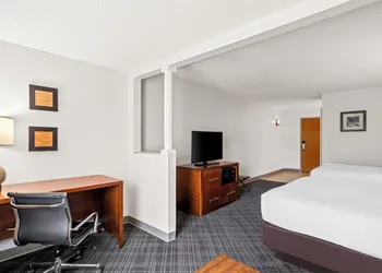 Comfort Inn & Suites Walterboro I-95 hotel thumbnail 5