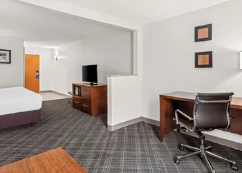 Comfort Inn & Suites Walterboro I-95 hotel thumbnail 8