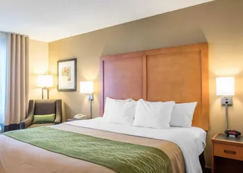 Comfort Inn & Suites West Chester - North Cincinnati hotel thumbnail 5
