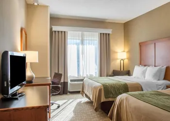 Comfort Inn & Suites West Chester - North Cincinnati hotel thumbnail 7