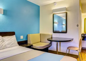 Motel 6 Dickson, TN hotel thumbnail 5