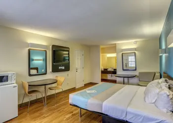 Motel 6 Dickson, TN hotel thumbnail 7