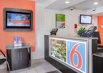 Motel 6 Portland, OR - Central hotel thumbnail 2