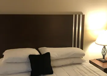 Red Lion Inn & Suites La Pine hotel thumbnail 5