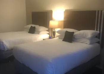Red Lion Inn & Suites La Pine hotel thumbnail 8