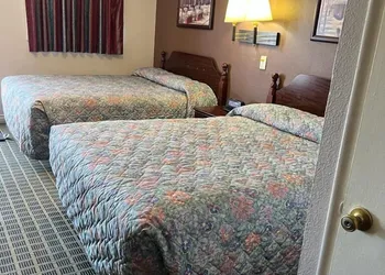 Aaron Motel hotel thumbnail 3