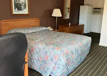 Aaron Motel hotel thumbnail 5
