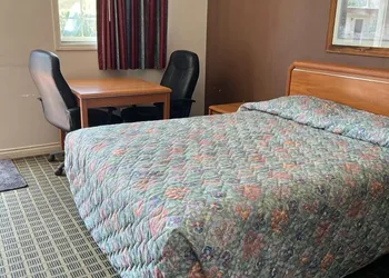 Aaron Motel hotel thumbnail 6