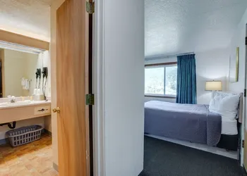 Surfside Resort hotel thumbnail 6