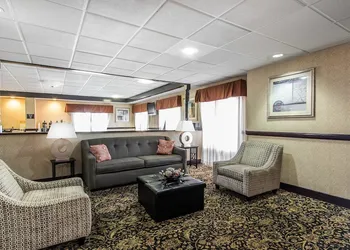 Quality Inn & Suites Memphis East hotel thumbnail 5