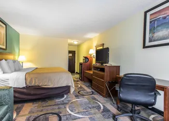 Quality Inn & Suites Memphis East hotel thumbnail 8