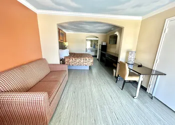 Luxury Inn & Suites Liberty hotel thumbnail 4