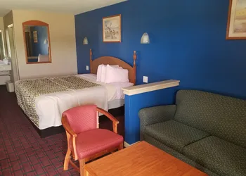 Scottish Inn & Suites hotel thumbnail 4