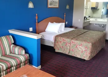 Scottish Inn & Suites hotel thumbnail 7