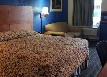 Executive Inn hotel thumbnail 2