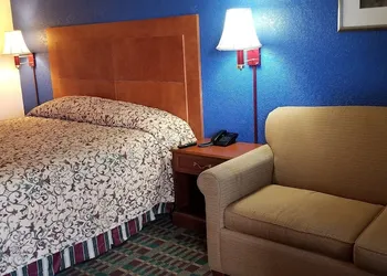 Executive Inn hotel thumbnail 3