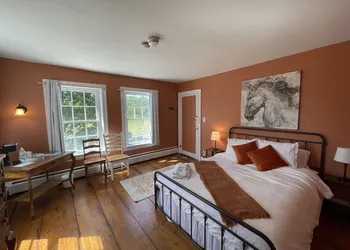 Stone Hearth Inn and Eatery hotel thumbnail 2