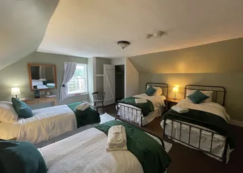 Stone Hearth Inn and Eatery hotel thumbnail 8