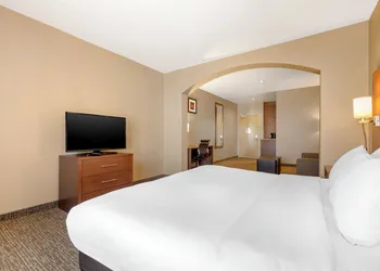 Comfort Inn at Convention Center hotel thumbnail 7