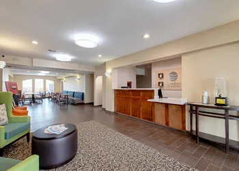 Comfort Inn and Suites Fredericksburg hotel thumbnail 2