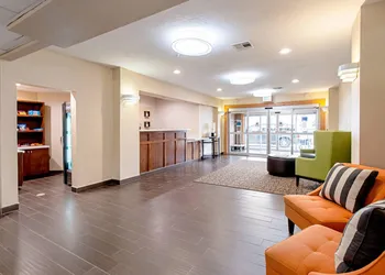 Comfort Inn and Suites Fredericksburg hotel thumbnail 4