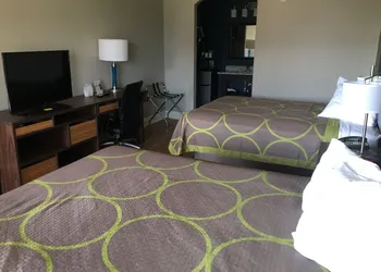 Super 8 by Wyndham San Antonio Near Fort Sam Houston hotel thumbnail 6