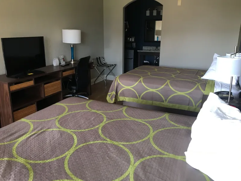 Super 8 by Wyndham San Antonio Near Fort Sam Houston hotel detail image 6