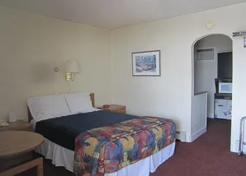 Big Horn Motel hotel thumbnail 5