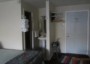 Big Horn Motel hotel thumbnail 8