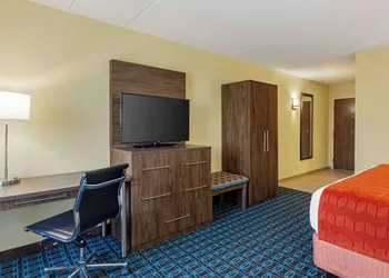 Best Western Plus North Shore Hotel hotel thumbnail 7