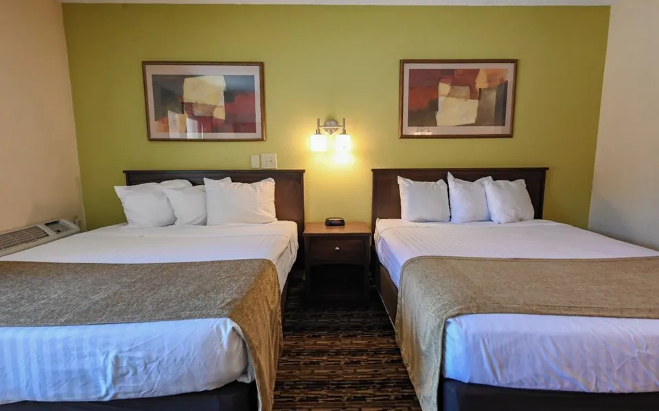 Sunset Bay Resort & Suites hotel detail image 6
