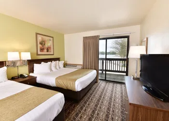 Sunset Bay Resort & Suites hotel thumbnail 3