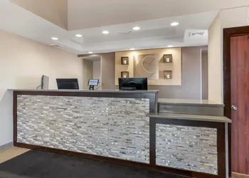 Comfort Inn Manchester Airport hotel thumbnail 2