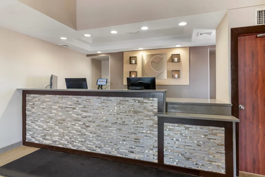 Comfort Inn Manchester Airport hotel detail image 2