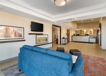 Comfort Inn Manchester Airport hotel thumbnail 3